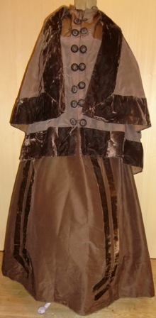xxM414M Travel Dress from the 1860s